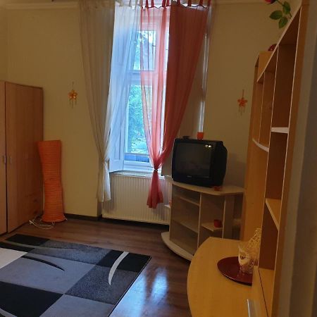 Izisz Debrecen Dış mekan fotoğraf