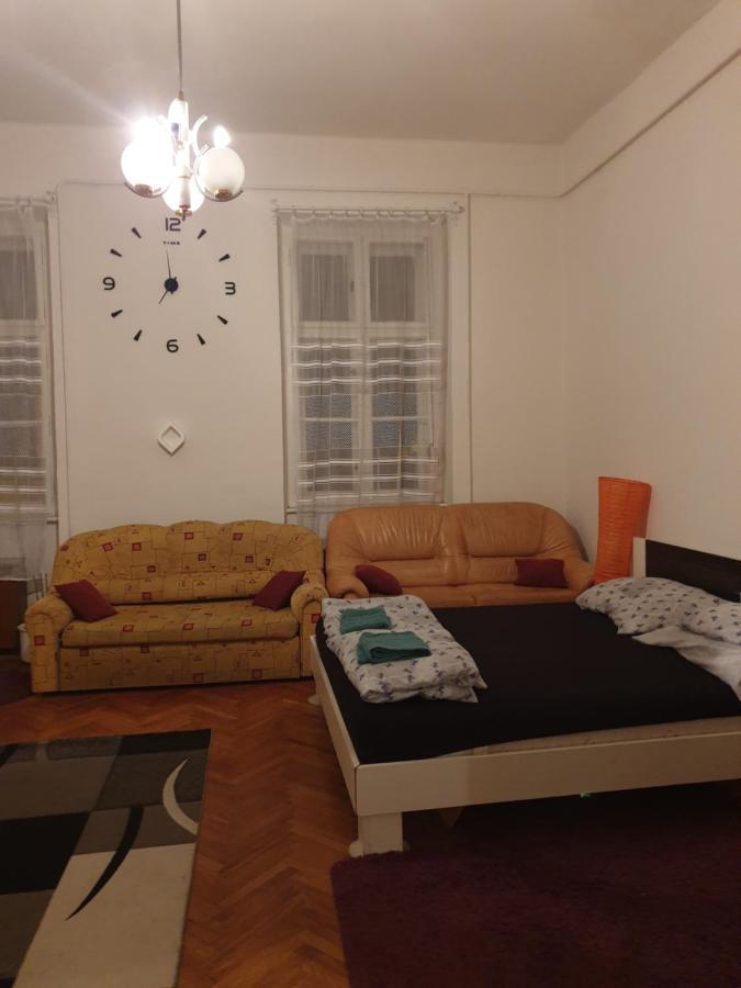 Izisz Debrecen Dış mekan fotoğraf