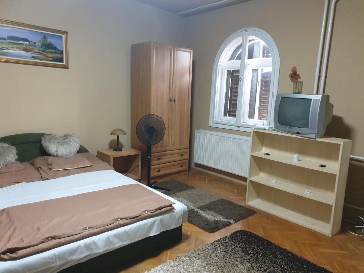 Izisz Debrecen Dış mekan fotoğraf